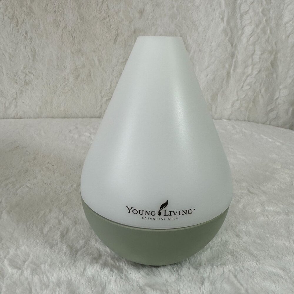 Young Living Dewdrop Essential Oil Ultrasonic Diffuser NIB Green
